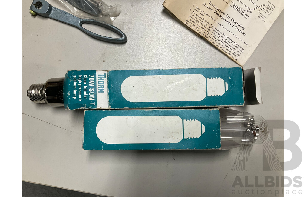 Durant Stroke Counter with Four Hurst Synchronous Motors in Original Boxes with Two Throrn HPS Globes