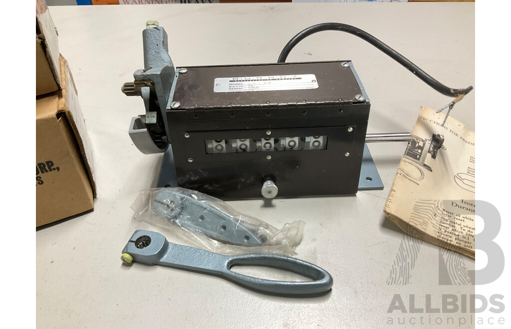 Durant Stroke Counter with Four Hurst Synchronous Motors in Original Boxes with Two Throrn HPS Globes