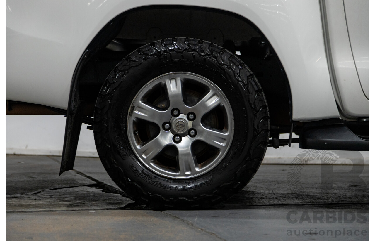 11/2018 Toyota Hilux Workmate TGN121R 4d Dual Cab Utility White 2.7L