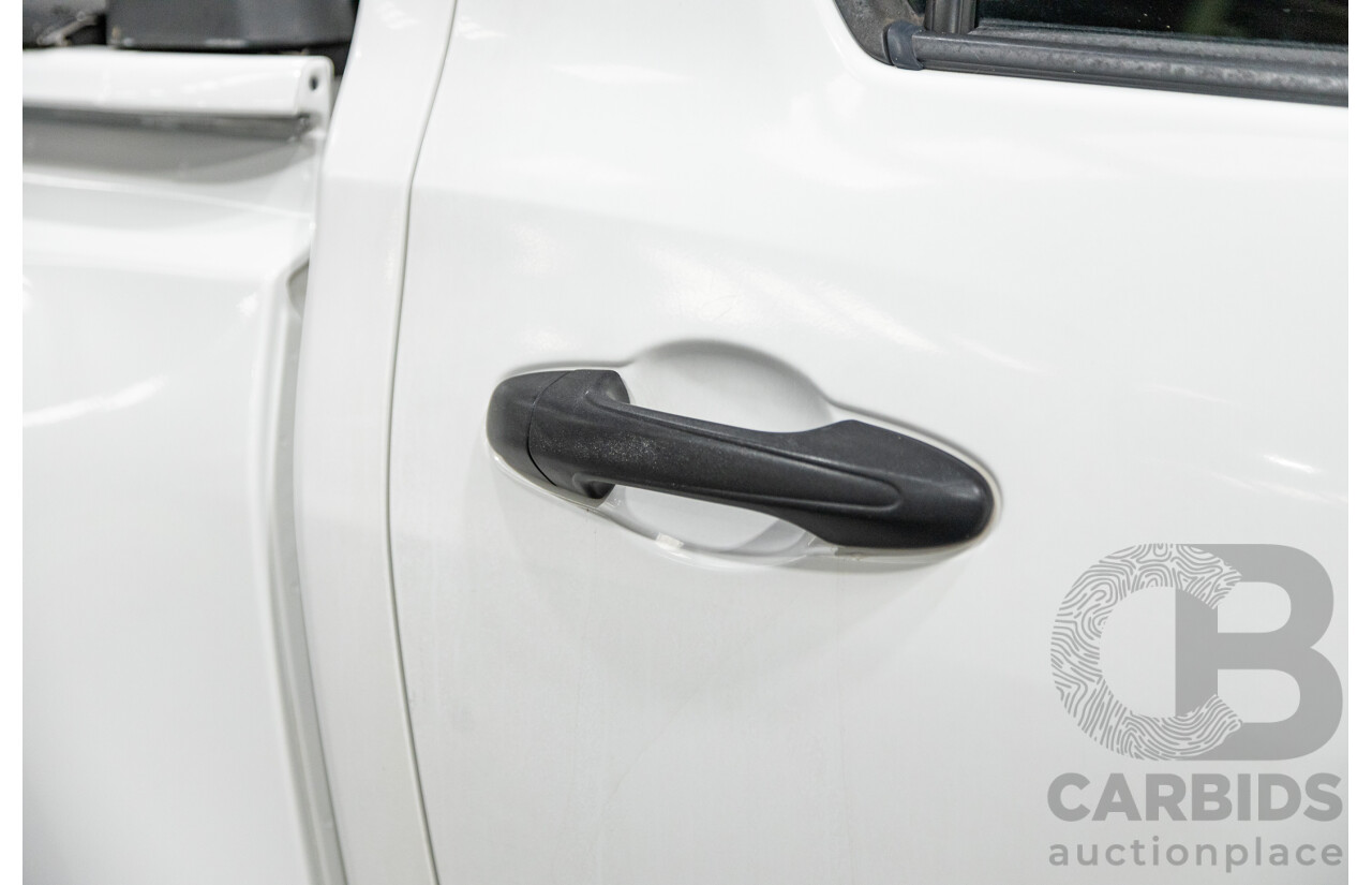 11/2018 Toyota Hilux Workmate TGN121R 4d Dual Cab Utility White 2.7L