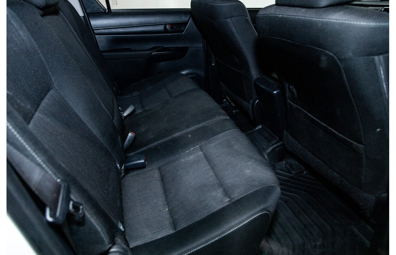 11/2018 Toyota Hilux Workmate TGN121R 4d Dual Cab Utility White 2.7L