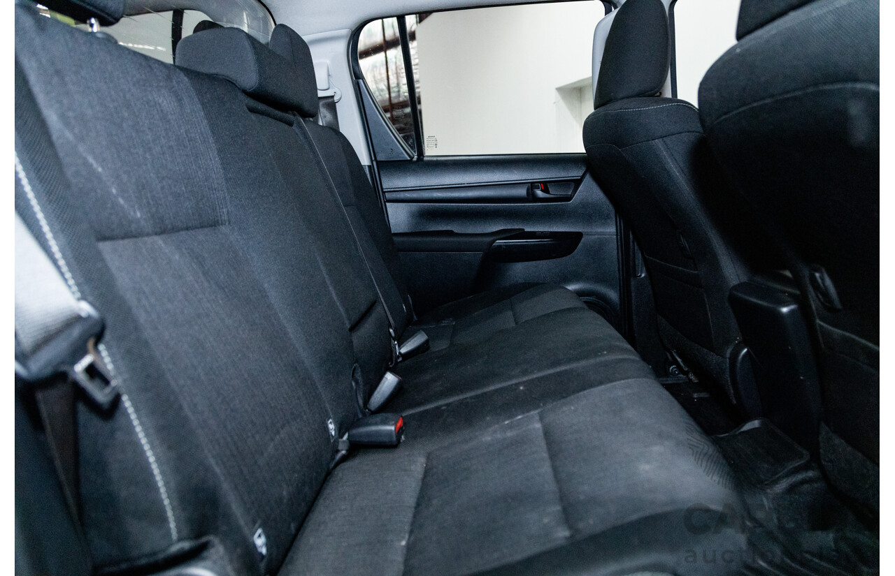 11/2018 Toyota Hilux Workmate TGN121R 4d Dual Cab Utility White 2.7L