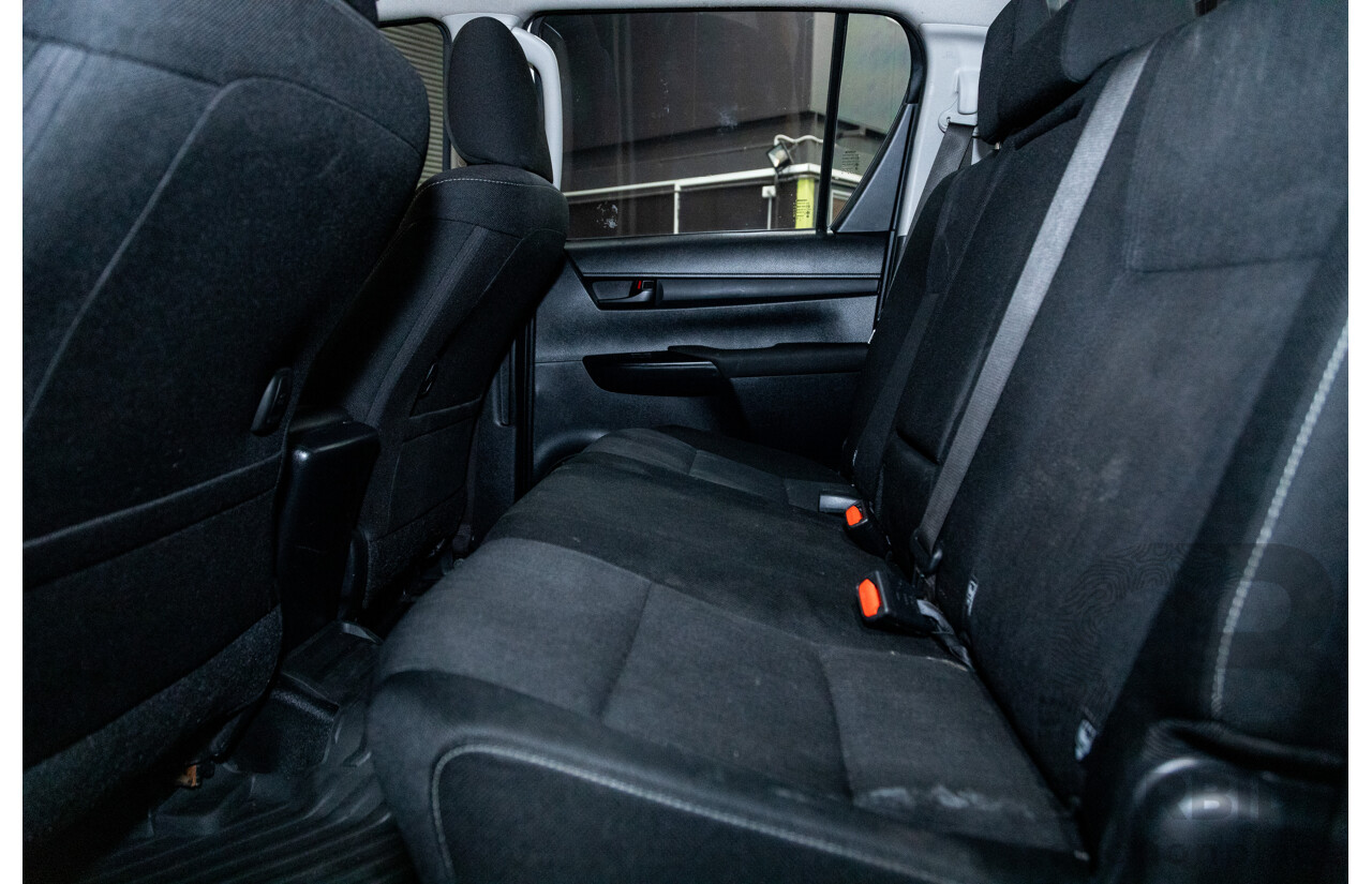 11/2018 Toyota Hilux Workmate TGN121R 4d Dual Cab Utility White 2.7L