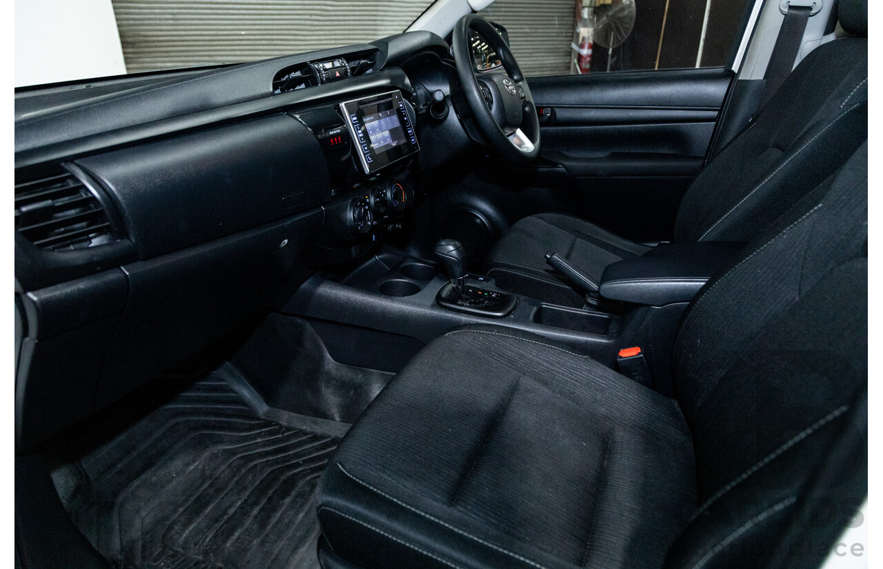 11/2018 Toyota Hilux Workmate TGN121R 4d Dual Cab Utility White 2.7L