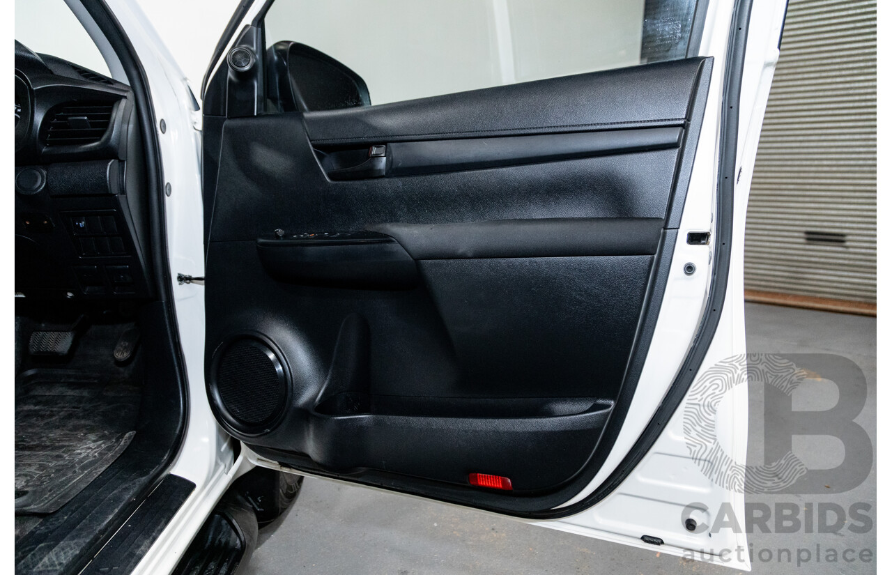 11/2018 Toyota Hilux Workmate TGN121R 4d Dual Cab Utility White 2.7L