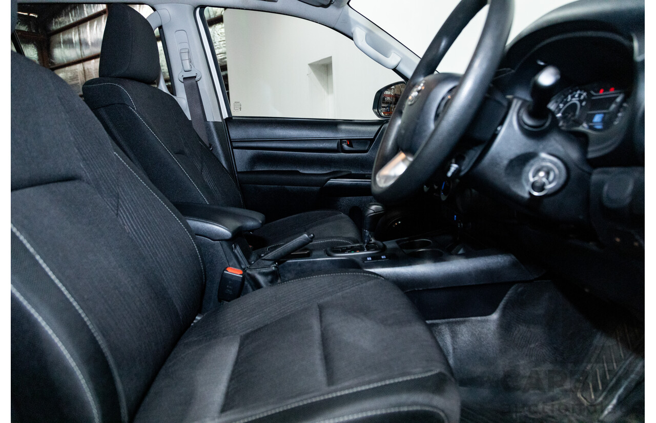 11/2018 Toyota Hilux Workmate TGN121R 4d Dual Cab Utility White 2.7L