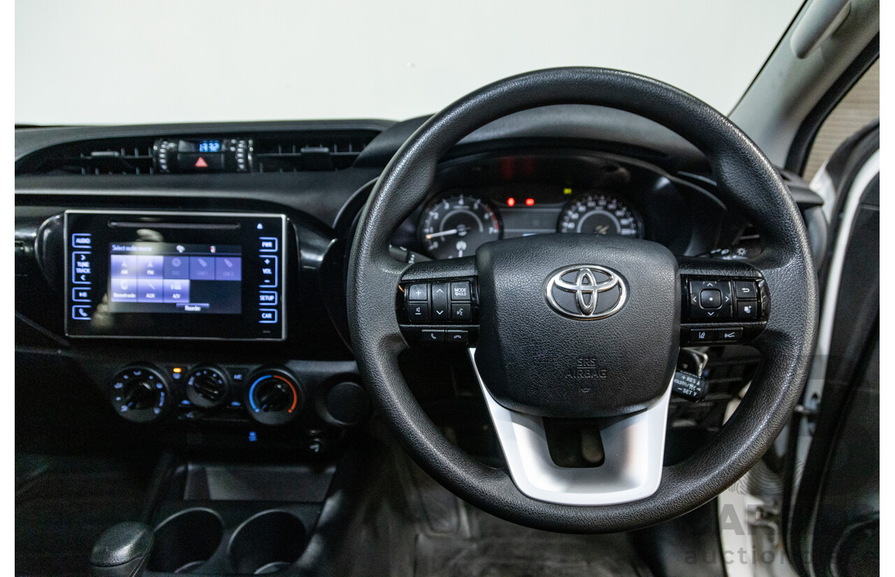 11/2018 Toyota Hilux Workmate TGN121R 4d Dual Cab Utility White 2.7L