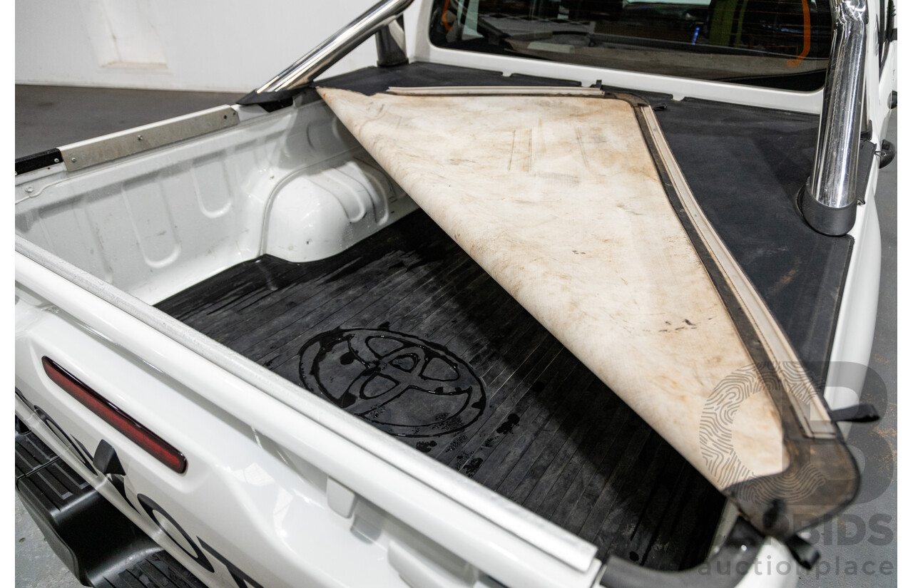 11/2018 Toyota Hilux Workmate TGN121R 4d Dual Cab Utility White 2.7L