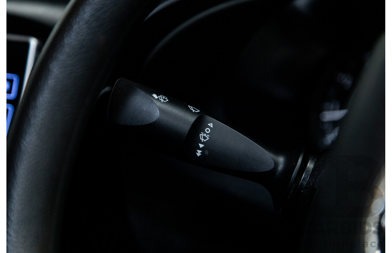 11/2018 Toyota Hilux Workmate TGN121R 4d Dual Cab Utility White 2.7L