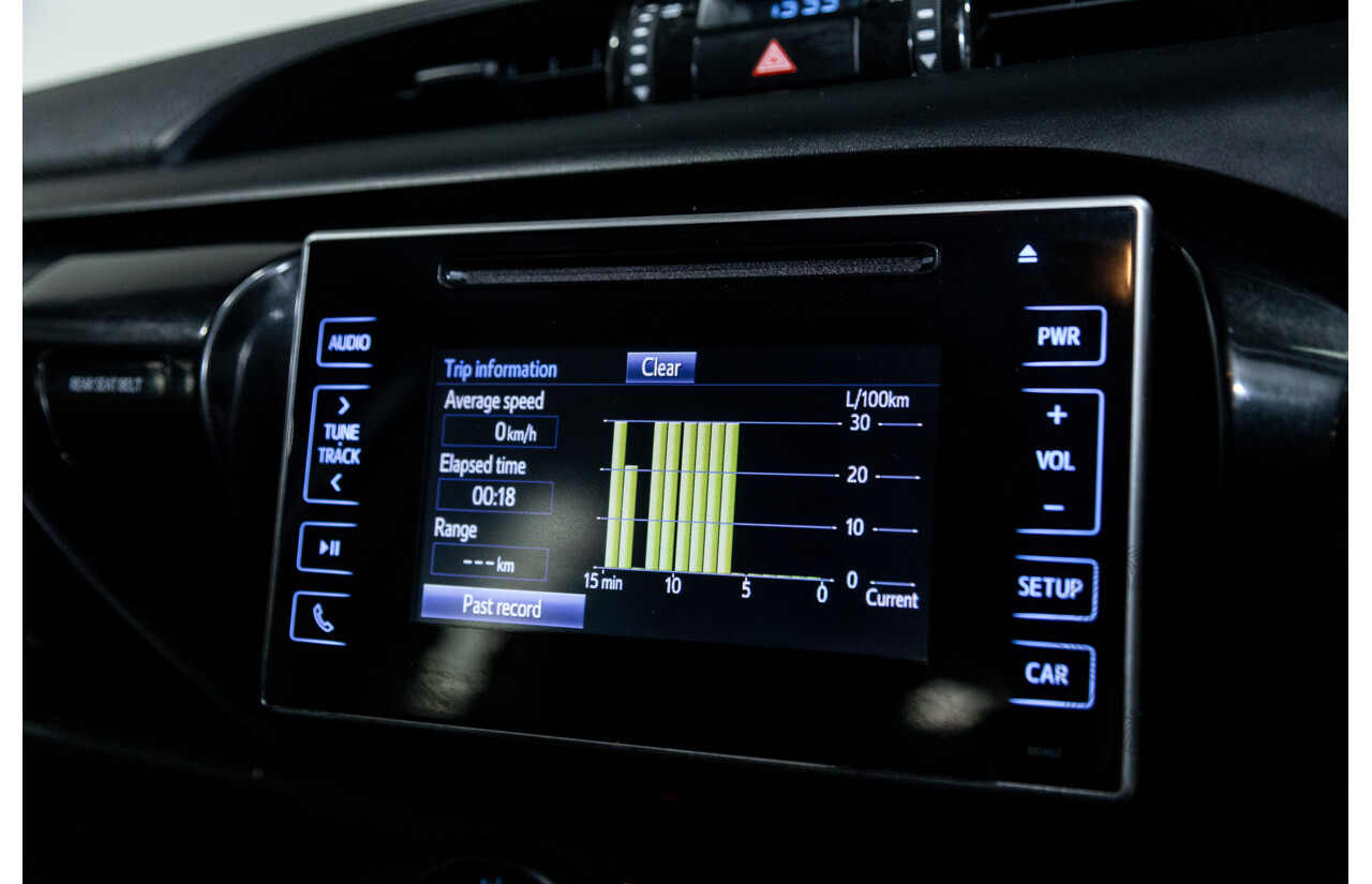 11/2018 Toyota Hilux Workmate TGN121R 4d Dual Cab Utility White 2.7L