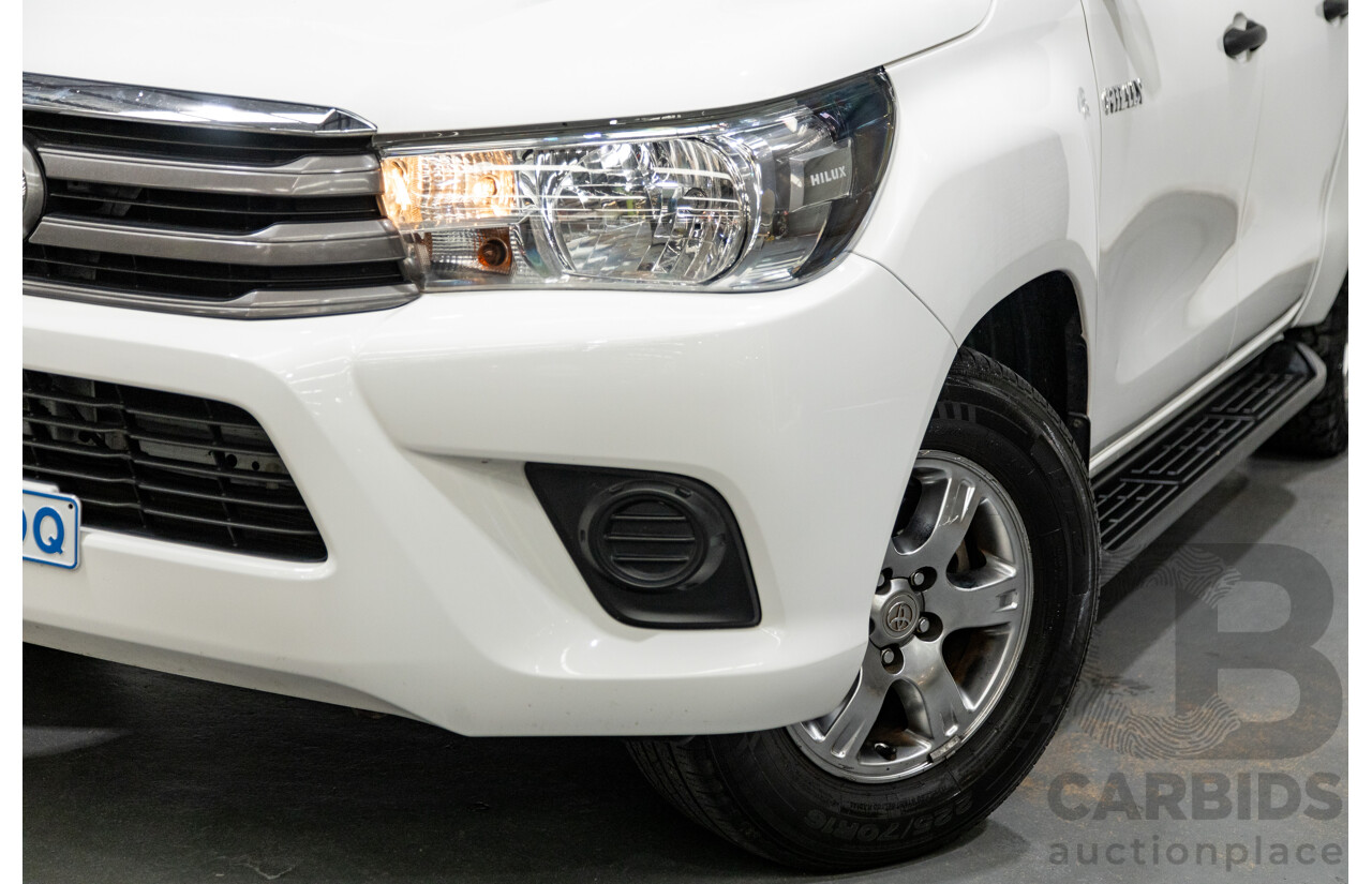 11/2018 Toyota Hilux Workmate TGN121R 4d Dual Cab Utility White 2.7L