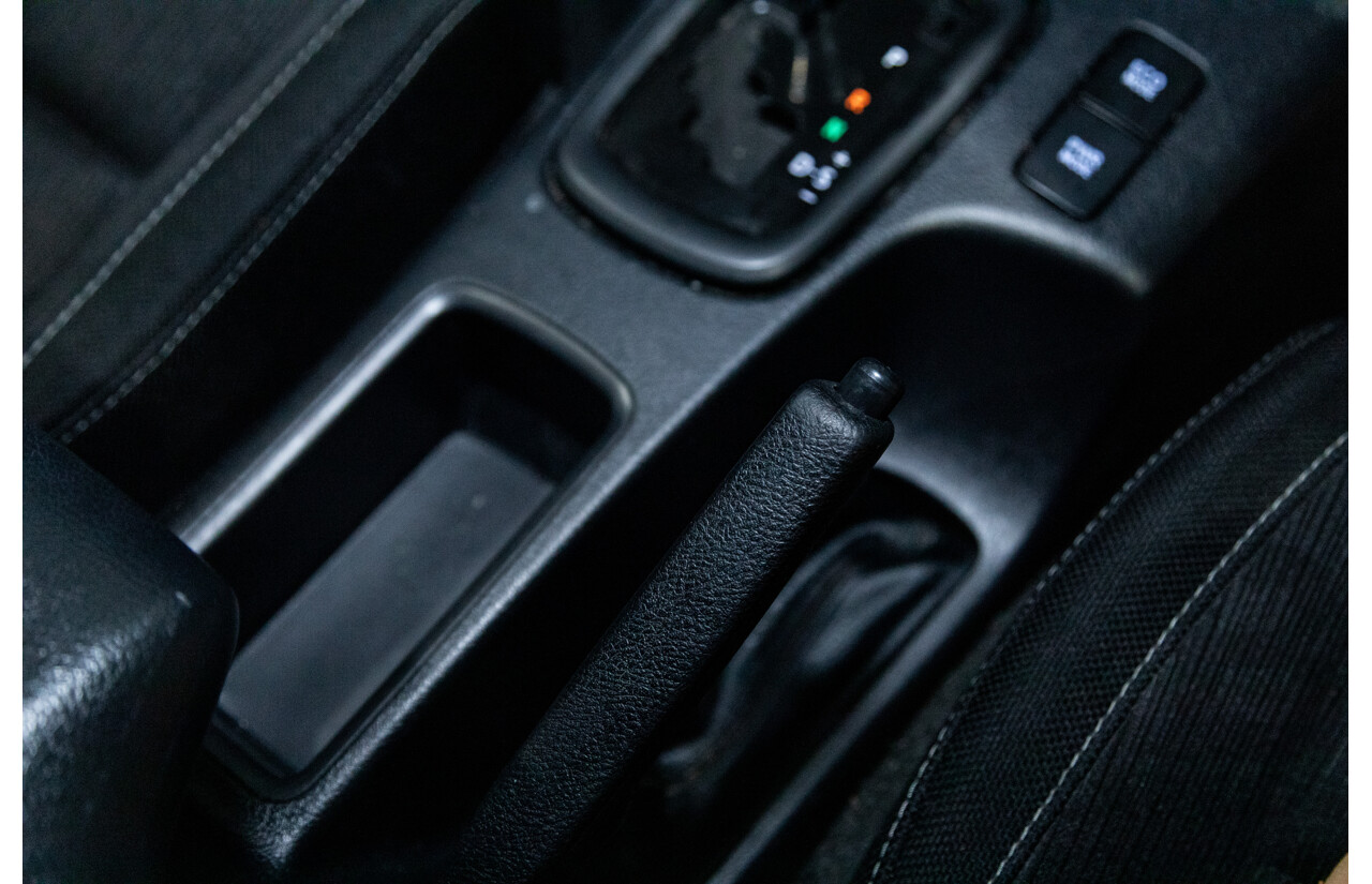 11/2018 Toyota Hilux Workmate TGN121R 4d Dual Cab Utility White 2.7L