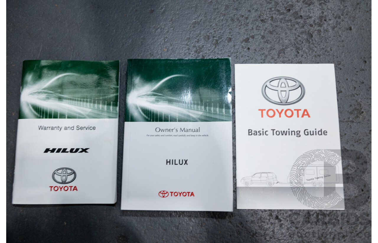 11/2018 Toyota Hilux Workmate TGN121R 4d Dual Cab Utility White 2.7L