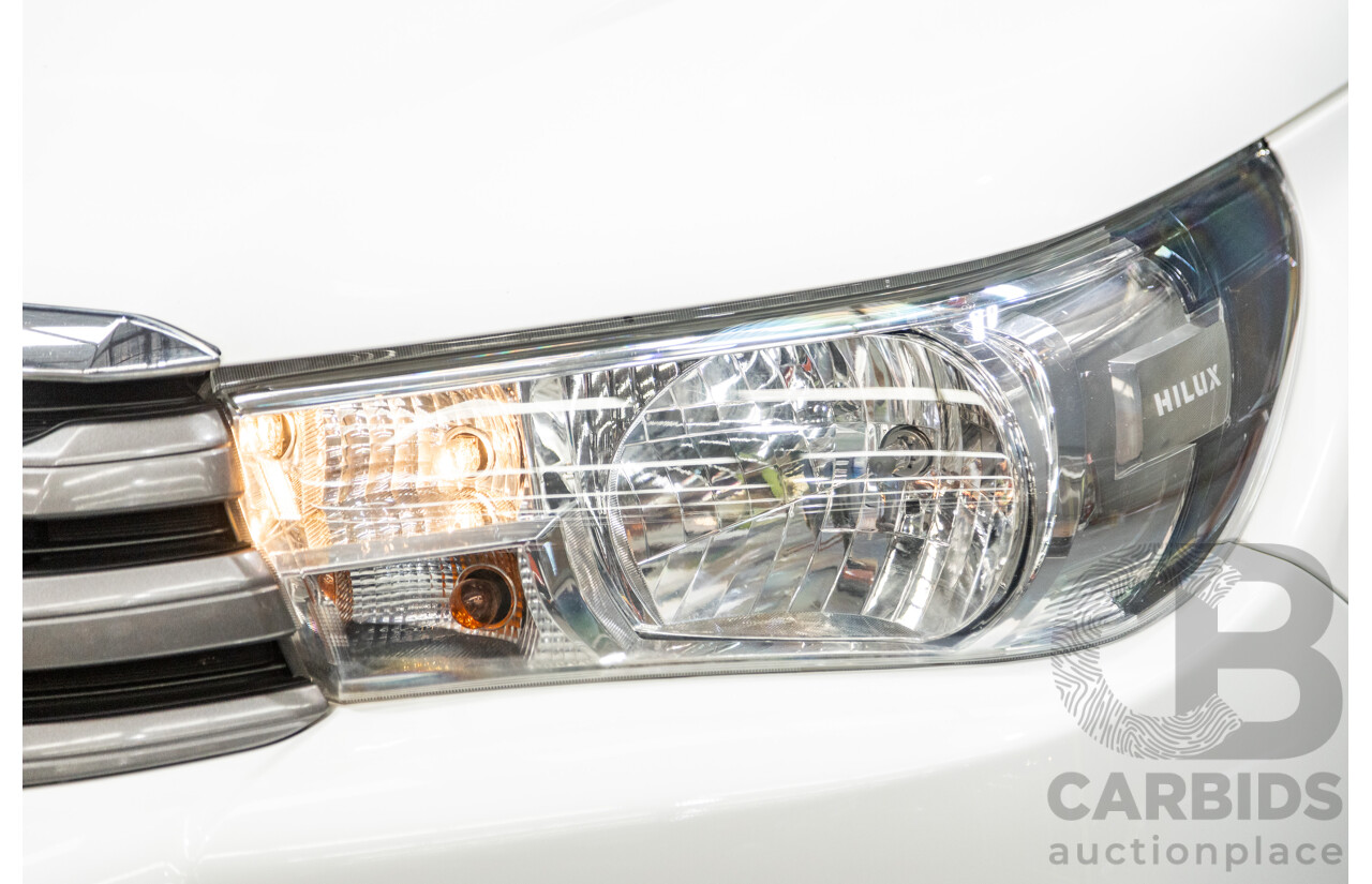 11/2018 Toyota Hilux Workmate TGN121R 4d Dual Cab Utility White 2.7L