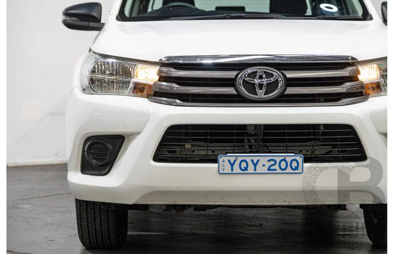 11/2018 Toyota Hilux Workmate TGN121R 4d Dual Cab Utility White 2.7L
