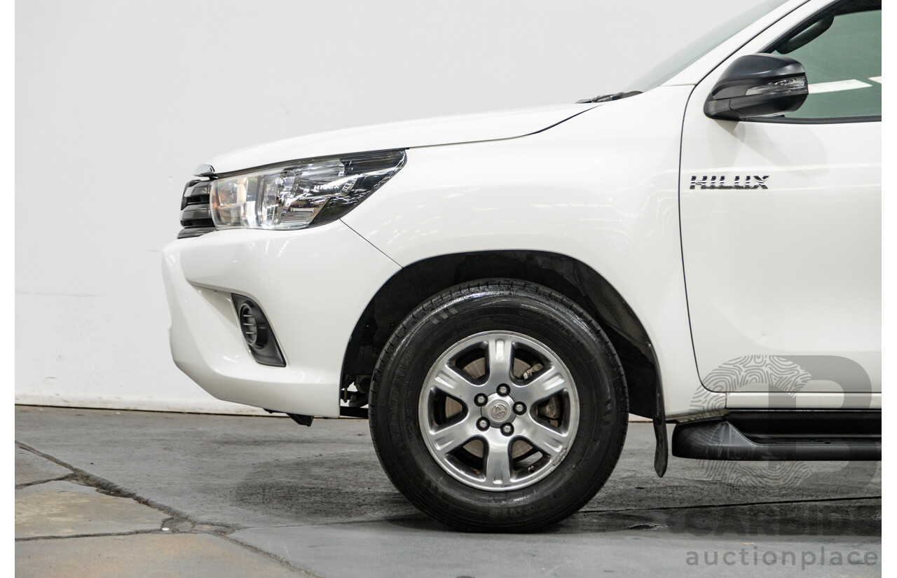 11/2018 Toyota Hilux Workmate TGN121R 4d Dual Cab Utility White 2.7L