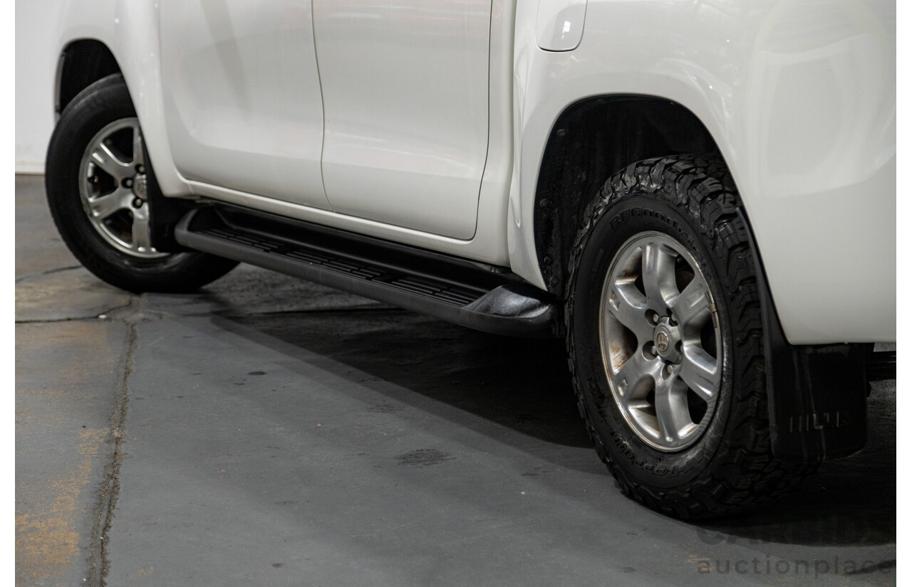 11/2018 Toyota Hilux Workmate TGN121R 4d Dual Cab Utility White 2.7L