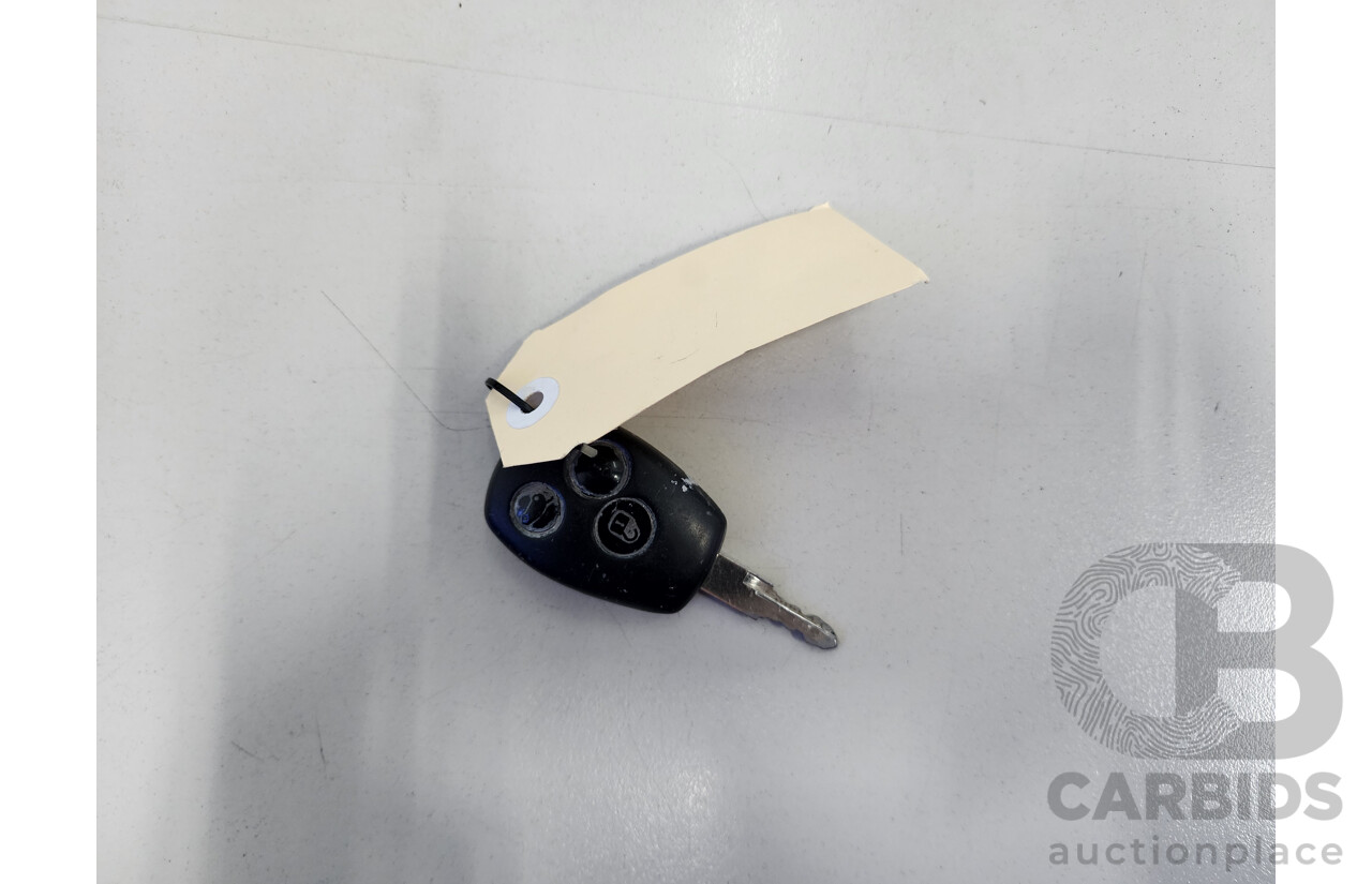 11/2007 Renault Trafic LWB FWD  2D Van White 1.9L