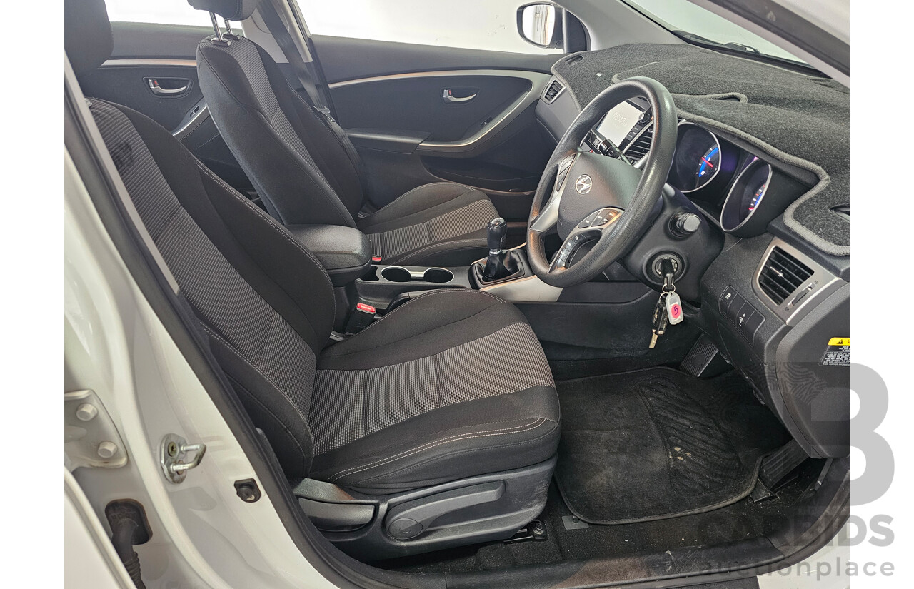 02/2016 Hyundai I30 ACTIVE 1.6 CRDi FWD GD4 SERIES 2 UPDATE 5D Hatchback White 1.6L