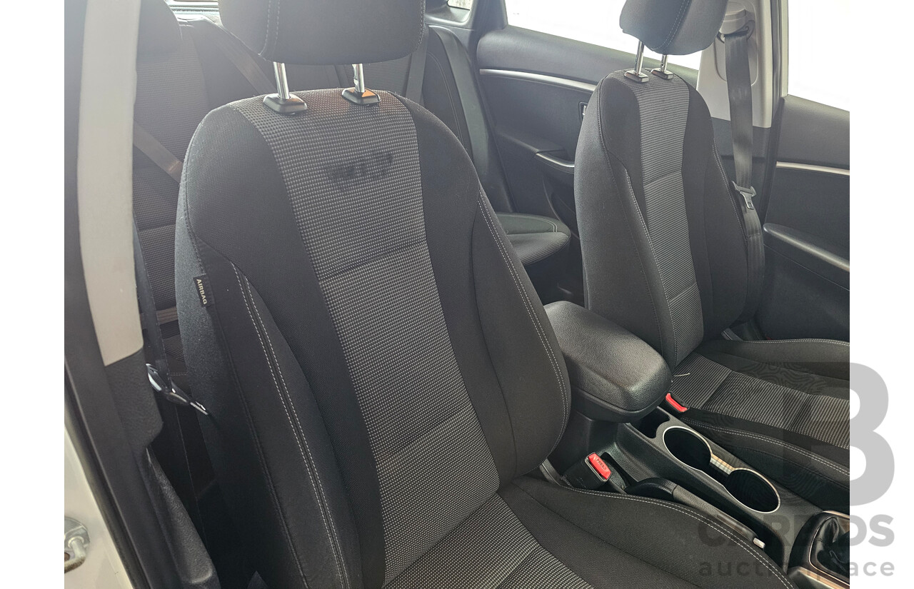 02/2016 Hyundai I30 ACTIVE 1.6 CRDi FWD GD4 SERIES 2 UPDATE 5D Hatchback White 1.6L