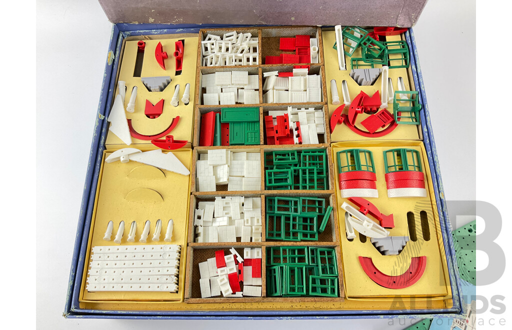 Vintage Bayko Building Set Number Four with Original Box Plimpton Engineering Co, Made in England