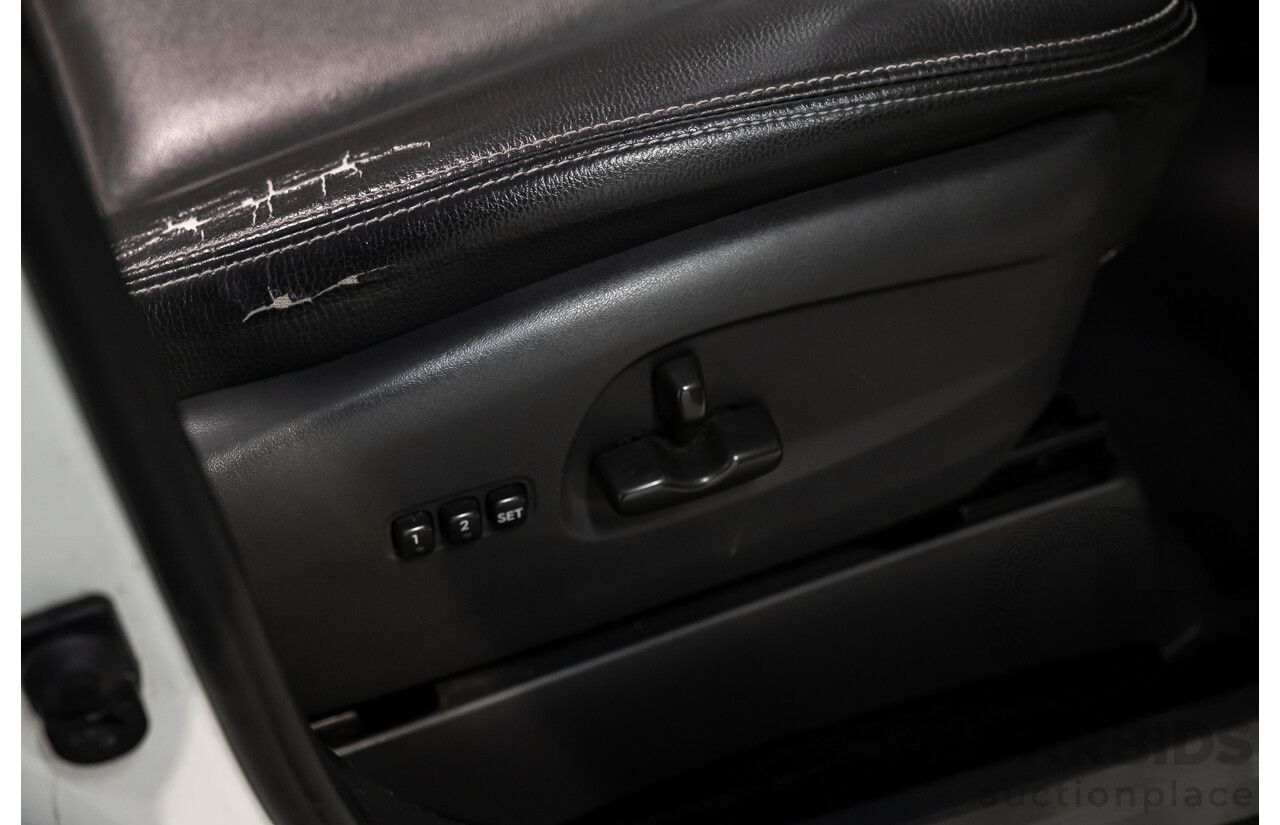 7/2013 Subaru Tribeca 3.6R Premium (AWD) MY13 4d Wagon White 3.6L - 7 Seater