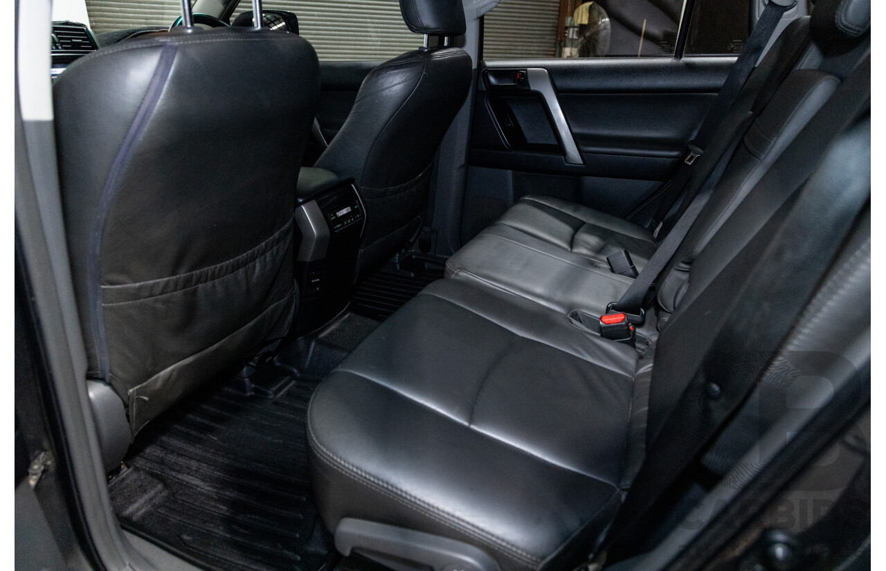 8/2013 Toyota Landcruiser Prado GXL (4x4) KDJ150R 4d Wagon Graphite Metallic Grey Turbo Diesel 3.0L - 7 Seater