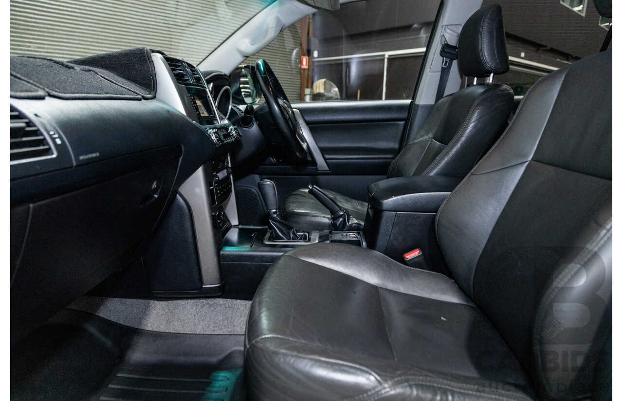 8/2013 Toyota Landcruiser Prado GXL (4x4) KDJ150R 4d Wagon Graphite Metallic Grey Turbo Diesel 3.0L - 7 Seater