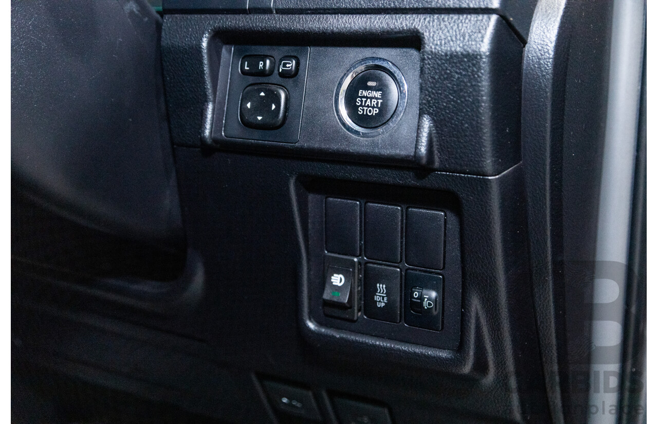 8/2013 Toyota Landcruiser Prado GXL (4x4) KDJ150R 4d Wagon Graphite Metallic Grey Turbo Diesel 3.0L - 7 Seater