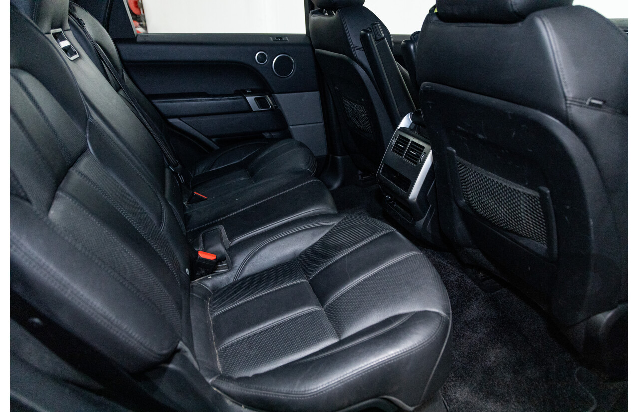 10/2015 Land Rover Range Rover Sport 3.0 SDV6 SE (AWD) LW MY15.5 4d Wagon Fuji White Twin Turbo Diesel V6 3.0L
