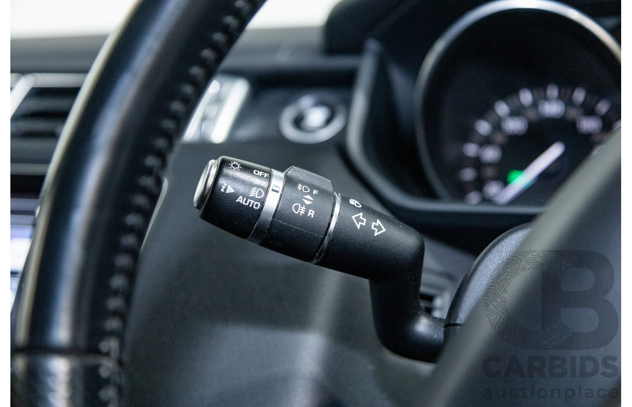 10/2015 Land Rover Range Rover Sport 3.0 SDV6 SE (AWD) LW MY15.5 4d Wagon Fuji White Twin Turbo Diesel V6 3.0L