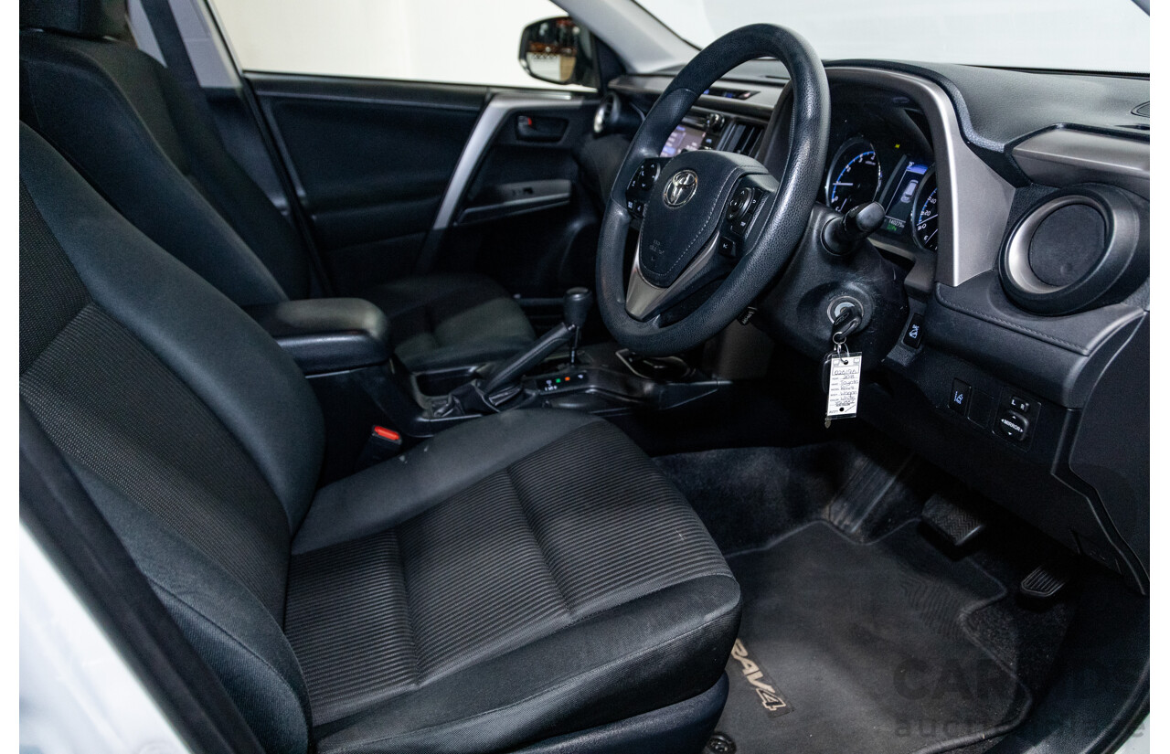 11/2018 Toyota Rav4 GX (AWD) ASA44R 4d Wagon White 2.5L