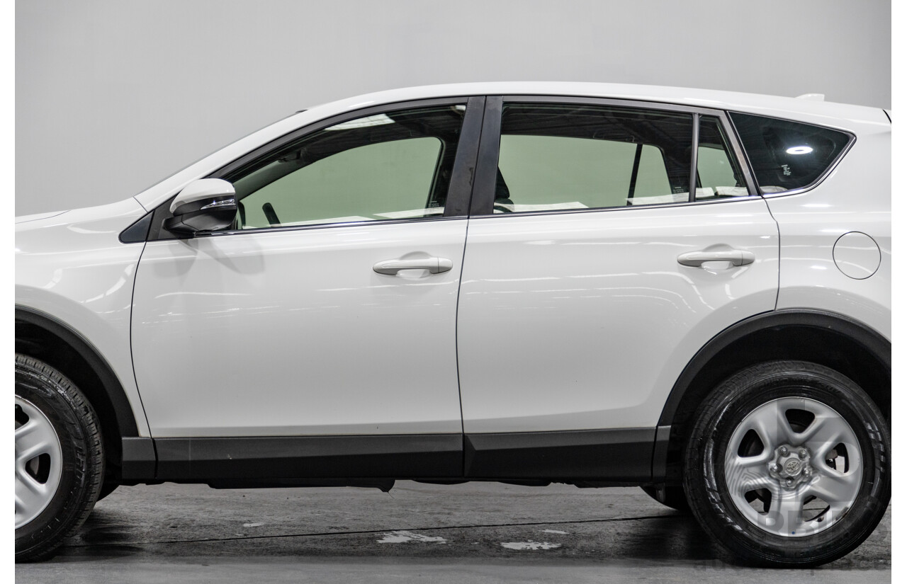 11/2018 Toyota Rav4 GX (AWD) ASA44R 4d Wagon White 2.5L
