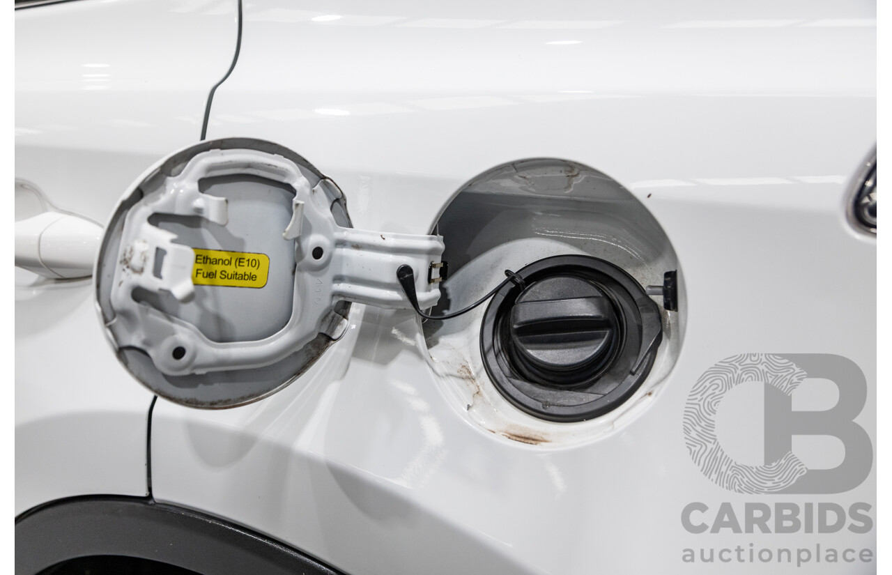 11/2018 Toyota Rav4 GX (AWD) ASA44R 4d Wagon White 2.5L