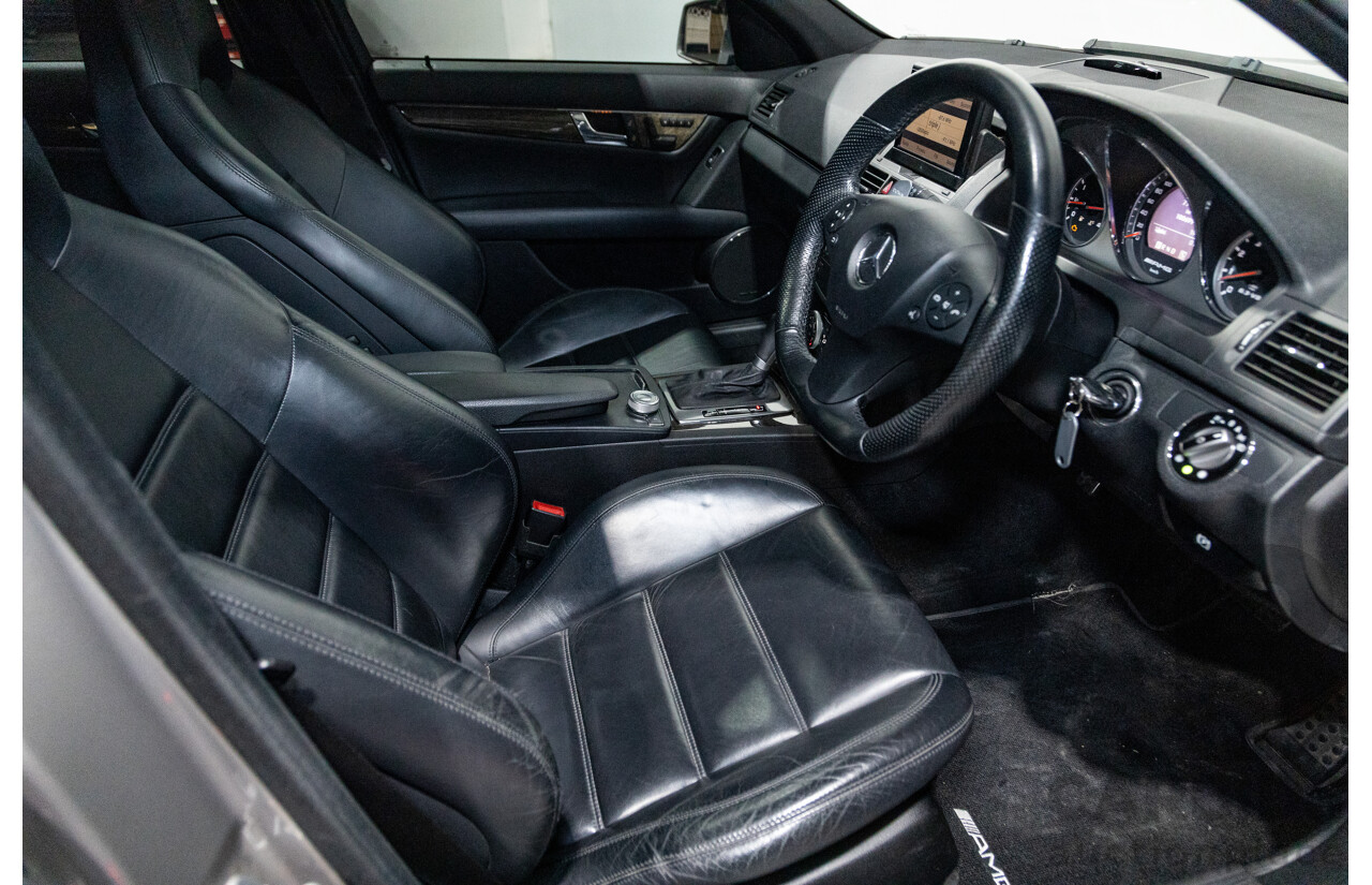 5/2009 Mercedes Benz C63 AMG W204 4d Sedan Cubanite Silver Metallic V8 6.2L