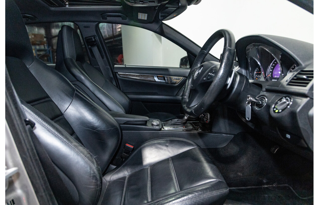 5/2009 Mercedes Benz C63 AMG W204 4d Sedan Cubanite Silver Metallic V8 6.2L