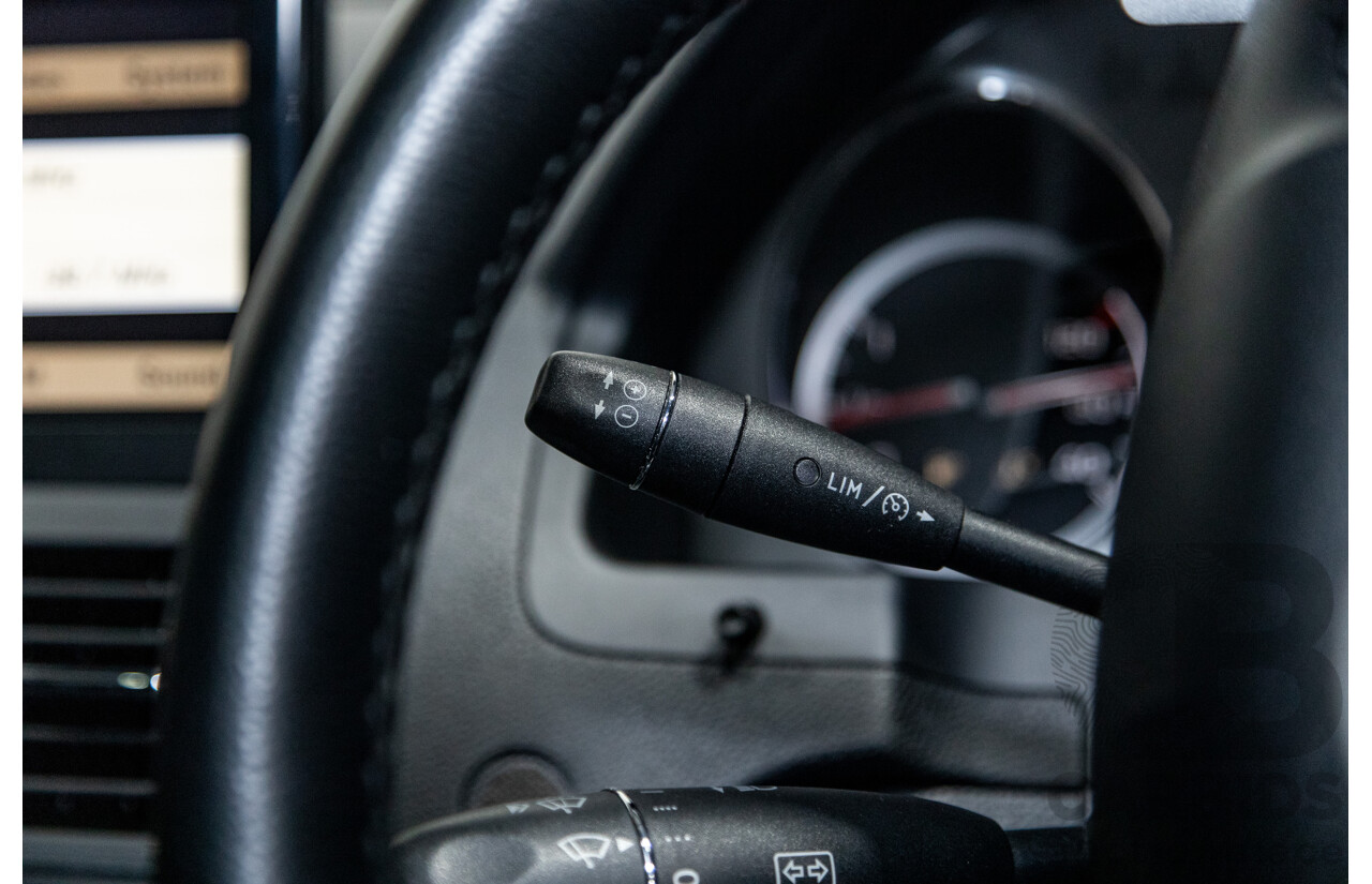 5/2009 Mercedes Benz C63 AMG W204 4d Sedan Cubanite Silver Metallic V8 6.2L