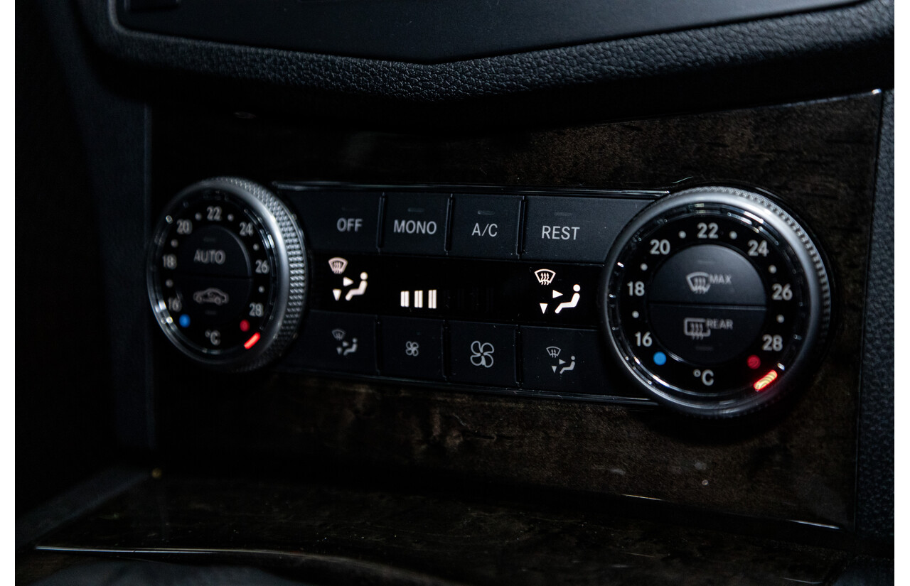 5/2009 Mercedes Benz C63 AMG W204 4d Sedan Cubanite Silver Metallic V8 6.2L