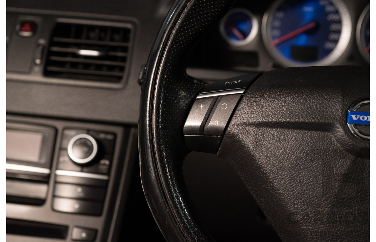 1/2014 Volvo XC90 3.2 R-Design (AWD) MY14 4d Wagon White 3.2L - 7 Seater