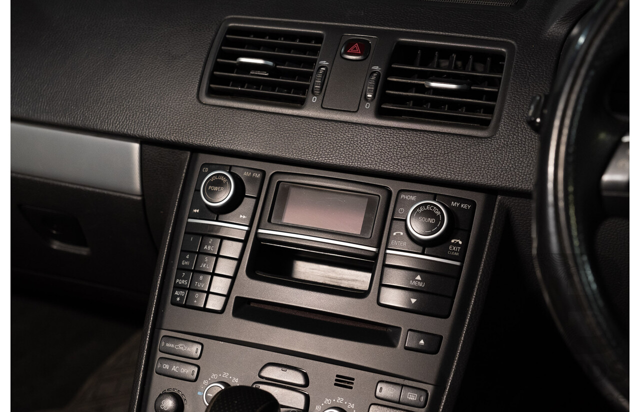 1/2014 Volvo XC90 3.2 R-Design (AWD) MY14 4d Wagon White 3.2L - 7 Seater