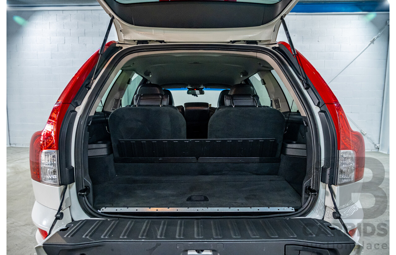 1/2014 Volvo XC90 3.2 R-Design (AWD) MY14 4d Wagon White 3.2L - 7 Seater