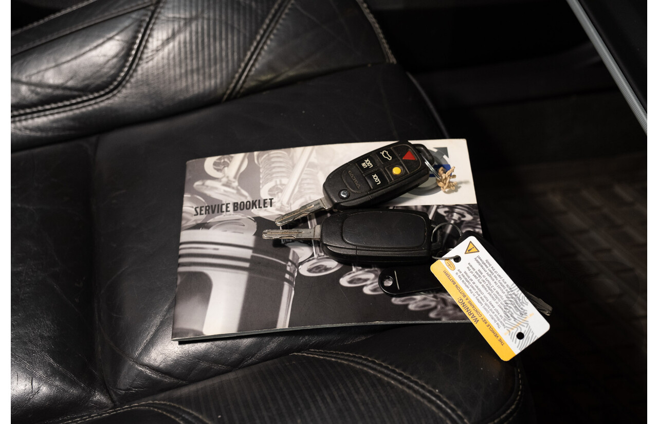 1/2014 Volvo XC90 3.2 R-Design (AWD) MY14 4d Wagon White 3.2L - 7 Seater