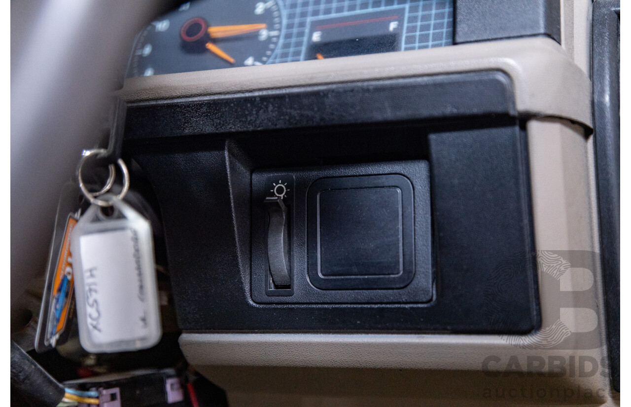 6/1987 Holden Commodore VL Turbo SL BT1 4d Sedan White Turbo 3.0L - Ex-Police - Modified