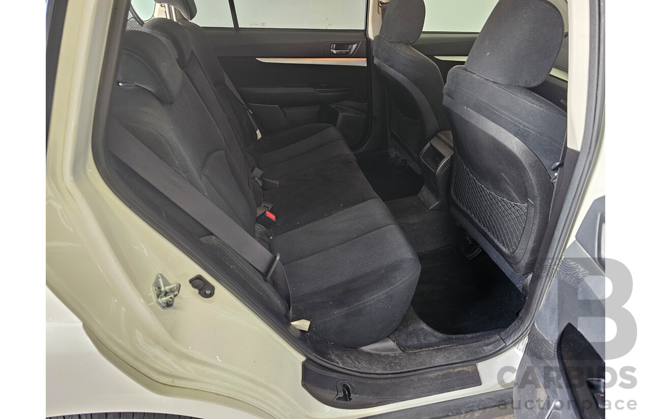 8/2011 Subaru Outback 2.5i MY11 4d Wagon White 2.5L