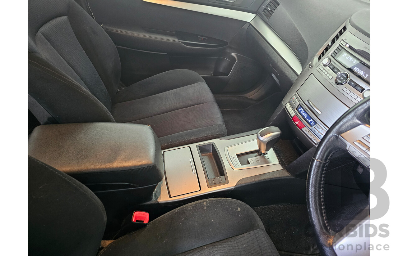 8/2011 Subaru Outback 2.5i MY11 4d Wagon White 2.5L
