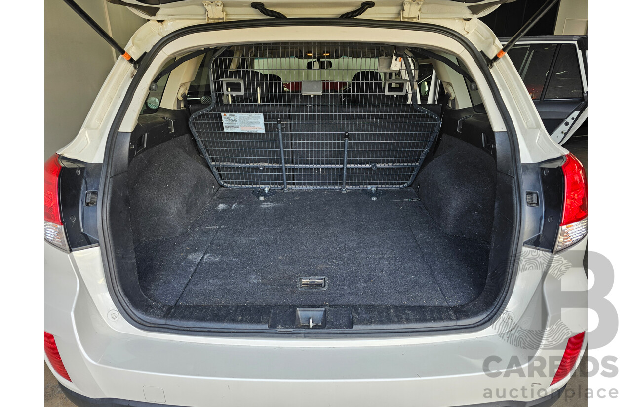 8/2011 Subaru Outback 2.5i MY11 4d Wagon White 2.5L
