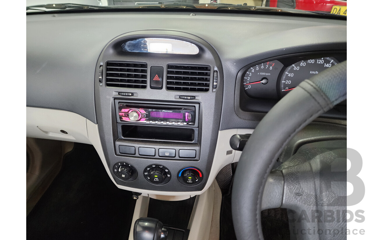 02/2006 Kia Cerato  FWD LD 4D Sedan Blue 2.0L