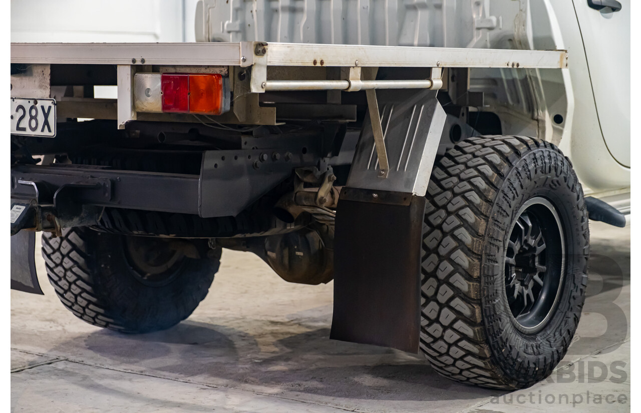 10/2014 Mitsubishi Triton Glx-R (4x4) MN MY14 Update 4d Double Cab Utility White Turbo Diesel 2.5L