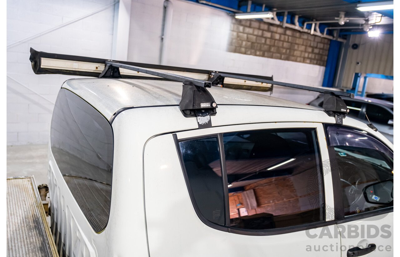 10/2014 Mitsubishi Triton Glx-R (4x4) MN MY14 Update 4d Double Cab Utility White Turbo Diesel 2.5L