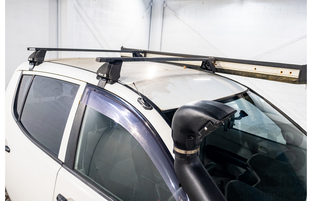 10/2014 Mitsubishi Triton Glx-R (4x4) MN MY14 Update 4d Double Cab Utility White Turbo Diesel 2.5L